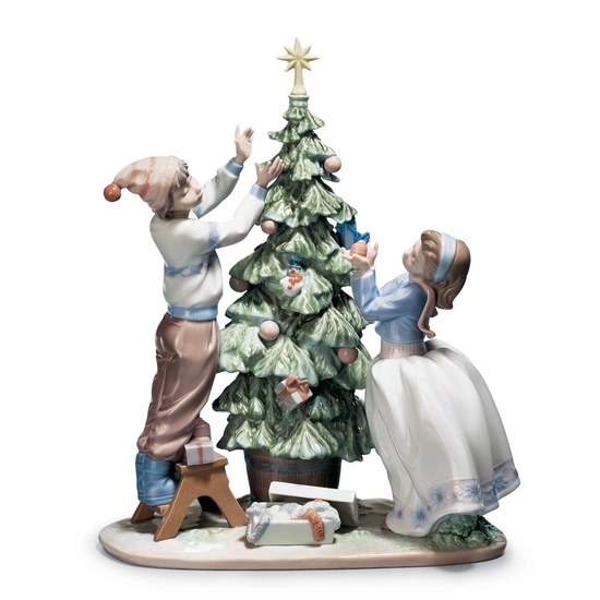 Lladro - Trimming The Tree