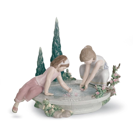 Lladro - PETALS IN THE POND