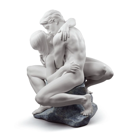 Lladro - PASSIONATE KISS (WHITE)
