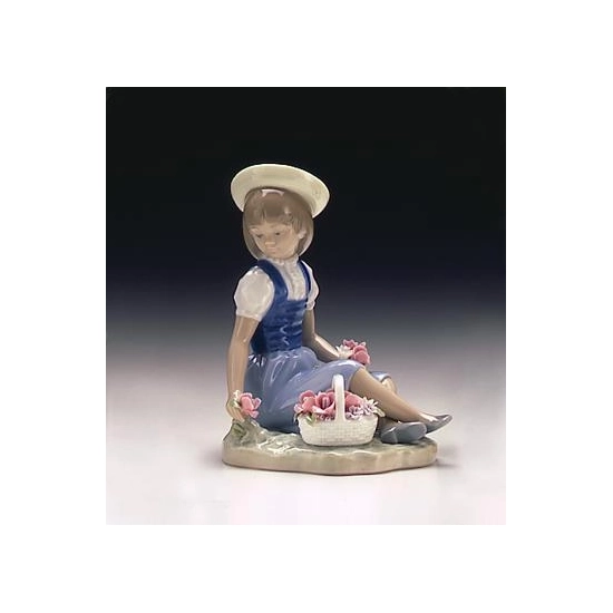 Lladro - Picking Flowers 1974-98