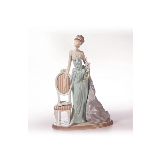 Lladro - A Lady Of Taste