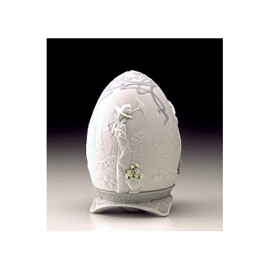 Lladro - Parisian Afternoon 2000 Egg