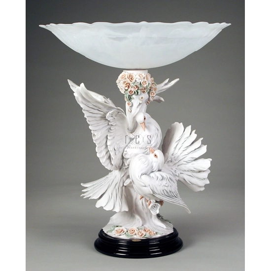 Giuseppe Armani - The Doves With Flowers Centerpiece