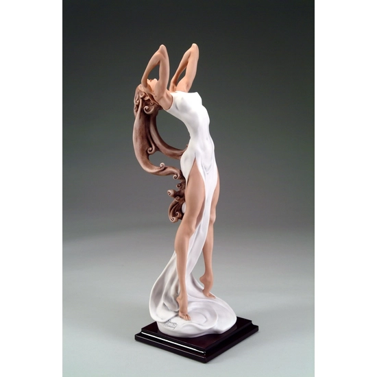 Giuseppe Armani - Stretching Beauty