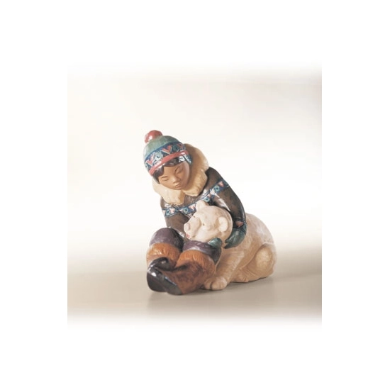 Lladro - Eskimo Playing