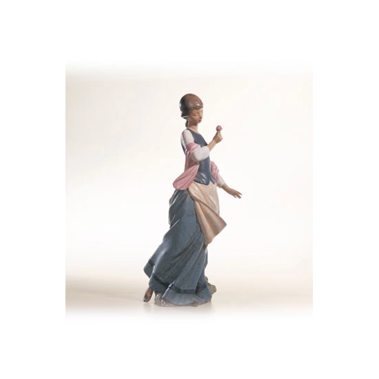 Lladro - A Girl In Love