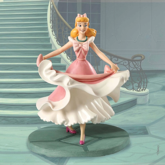 WDCC Disney Classics - Cinderella Isn't it Lovely? Do you like it?