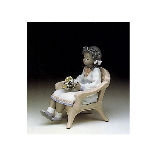 Lladro - Sitting Pretty - Open Box