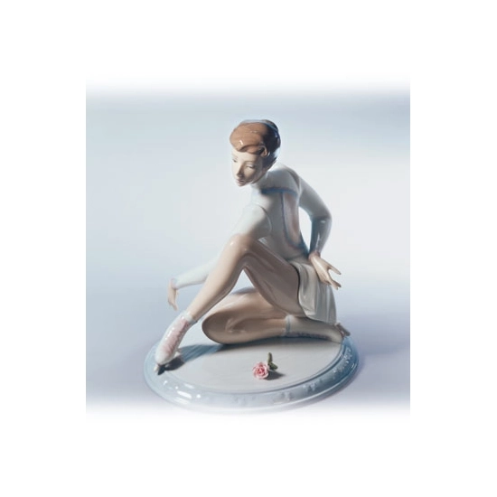 Lladro - Elegance On Ice