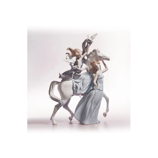 Lladro - Lady In Love