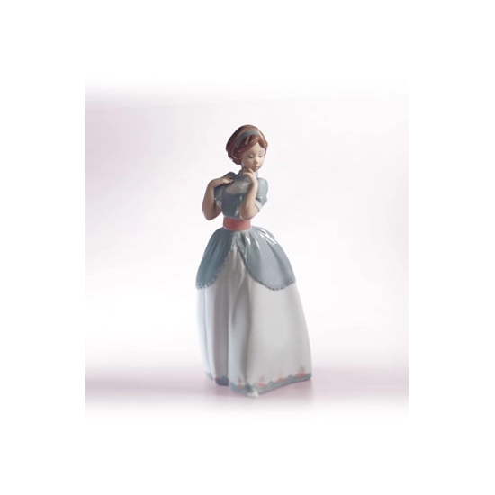 Lladro - A Proper Pose
