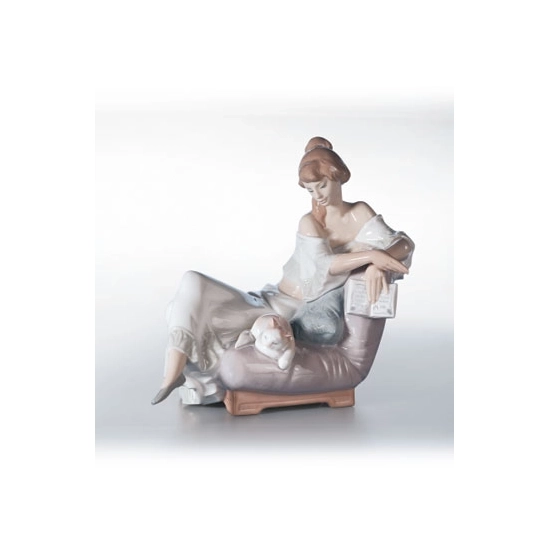 Lladro - Reading Companion 2001-02