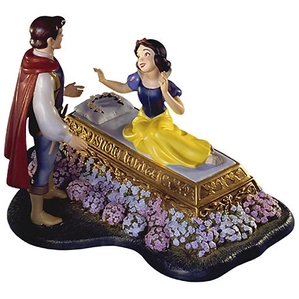 WDCC Disney Classics-Snow White And Prince A Kiss Brings Love Anew