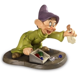 WDCC Disney Classics-Snow White Dopey We Pick Up Everything In Sight