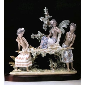 HawaIIan Dancer by Lladro | Handcrafted Spanish Porcelain