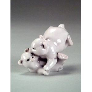 Giuseppe Armani-TWO SMALL PLAYING POLAR BEARS