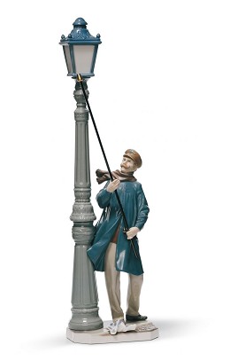 Lamplighter by Lladro Image is watermarked for copyright protection and is not present on the actual art work.