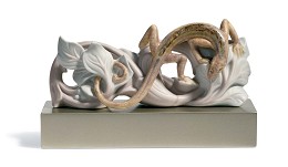 Lizard by Lladro Image is watermarked for copyright protection and is not present on the actual art work.
