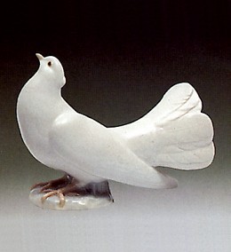 Dove 1969-94 by Lladro Image is watermarked for copyright protection and is not present on the actual art work.
