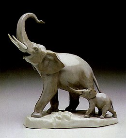 Two Elephants 1971-99 by Lladro Image is watermarked for copyright protection and is not present on the actual art work.
