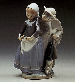 Little Couple Kissing 1972-89 by Lladro Image is watermarked for copyright protection and is not present on the actual art work.