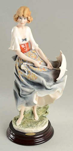 Mariah 2001 Figurine by Giuseppe Armani Image is watermarked for copyright protection and is not present on the actual art work.
