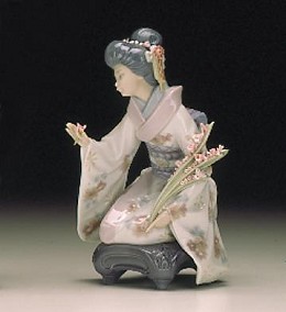 Kiyoko 1983-98 by Lladro Image is watermarked for copyright protection and is not present on the actual art work.