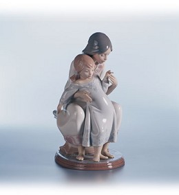 Tenderness by Lladro Image is watermarked for copyright protection and is not present on the actual art work.