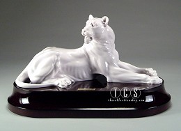 Lioness by Giuseppe Armani Image is watermarked for copyright protection and is not present on the actual art work.