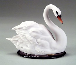 Swan - Left Side by Giuseppe Armani Image is watermarked for copyright protection and is not present on the actual art work.