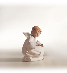 Seaside Angel by Lladro Image is watermarked for copyright protection and is not present on the actual art work.