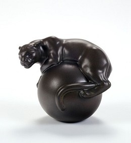 Vigilant Paperweight by Lladro Image is watermarked for copyright protection and is not present on the actual art work.