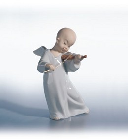 Chinese Angel by Lladro Image is watermarked for copyright protection and is not present on the actual art work.