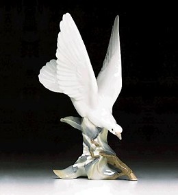 Turtle Dove 1969-98 by Lladro Image is watermarked for copyright protection and is not present on the actual art work.
