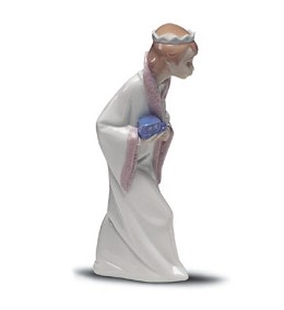 King Gaspar 1969-2001 by Lladro Image is watermarked for copyright protection and is not present on the actual art work.