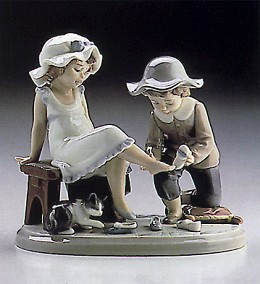 Try This One 1986-97 by Lladro Image is watermarked for copyright protection and is not present on the actual art work.