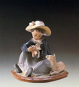 Lambkins 1988-93 by Lladro Image is watermarked for copyright protection and is not present on the actual art work.