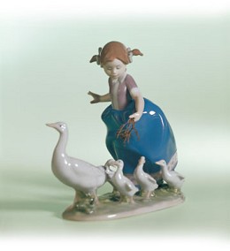 Hurry Now by Lladro Image is watermarked for copyright protection and is not present on the actual art work.