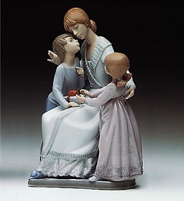 Mothers Day 1989-98 by Lladro Image is watermarked for copyright protection and is not present on the actual art work.