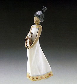 Close To My Heart 1989-97 by Lladro Image is watermarked for copyright protection and is not present on the actual art work.