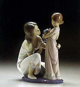 A Mothers Touch 1993-96 by Lladro Image is watermarked for copyright protection and is not present on the actual art work.