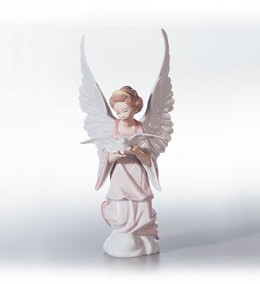 Angel Of Peace 1994-2002 by Lladro Image is watermarked for copyright protection and is not present on the actual art work.