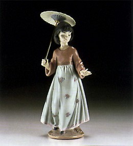 Asian Love 1994-99 by Lladro Image is watermarked for copyright protection and is not present on the actual art work.