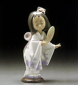 Oriental Beauty 1995-00 by Lladro Image is watermarked for copyright protection and is not present on the actual art work.