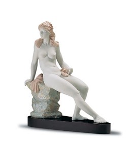 Delphica 1996-01 by Lladro Image is watermarked for copyright protection and is not present on the actual art work.
