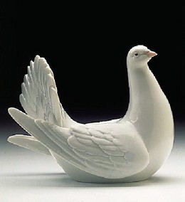 Peaceful Dove 1996-99 by Lladro Image is watermarked for copyright protection and is not present on the actual art work.