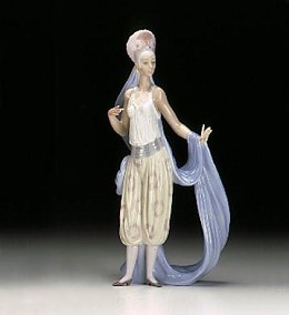 Thena 1996-99 by Lladro Image is watermarked for copyright protection and is not present on the actual art work.