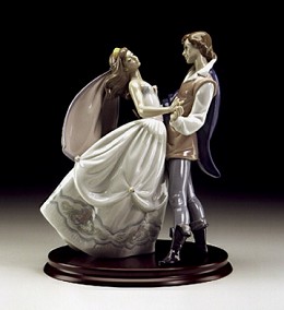 A Dream Come True 1997-00 by Lladro Image is watermarked for copyright protection and is not present on the actual art work.
