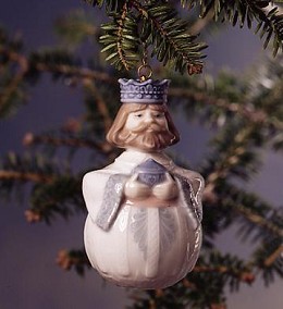 King Gaspar by Lladro Image is watermarked for copyright protection and is not present on the actual art work.