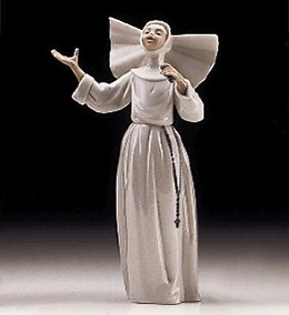Sister Singing Usa 1997-99 by Lladro Image is watermarked for copyright protection and is not present on the actual art work.
